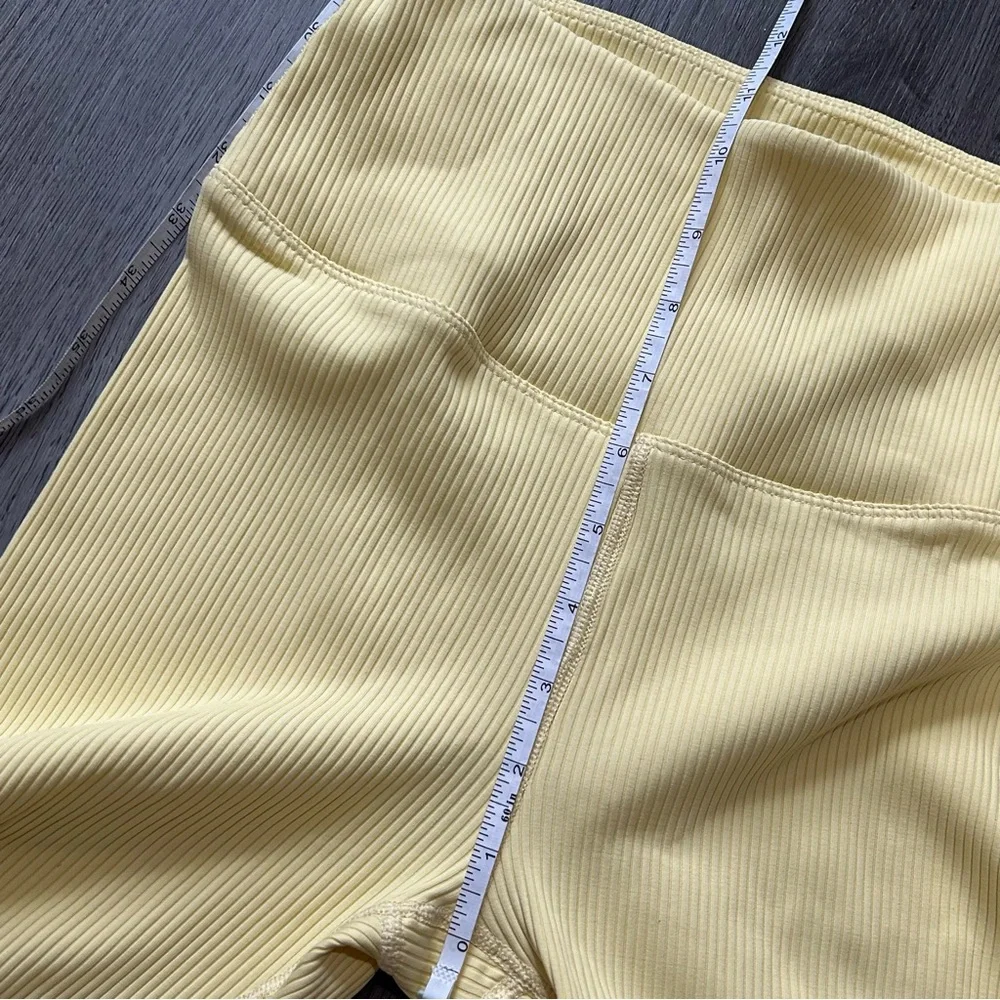 NWT carbon38 7/8 ribbed butter‎ yellow leggings women’s size medium - Picture 4 of 7